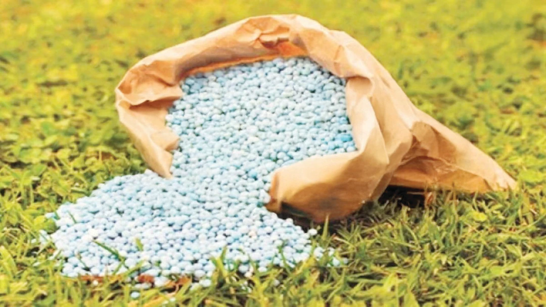 India Rushes to Import Massive Urea Stock Before Kharif Season