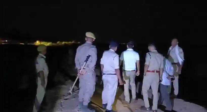 Patna Cracks Down on Illegal Sand Mafia, Massive Raid Seizes Huge Stockpiles in Rani Talab
