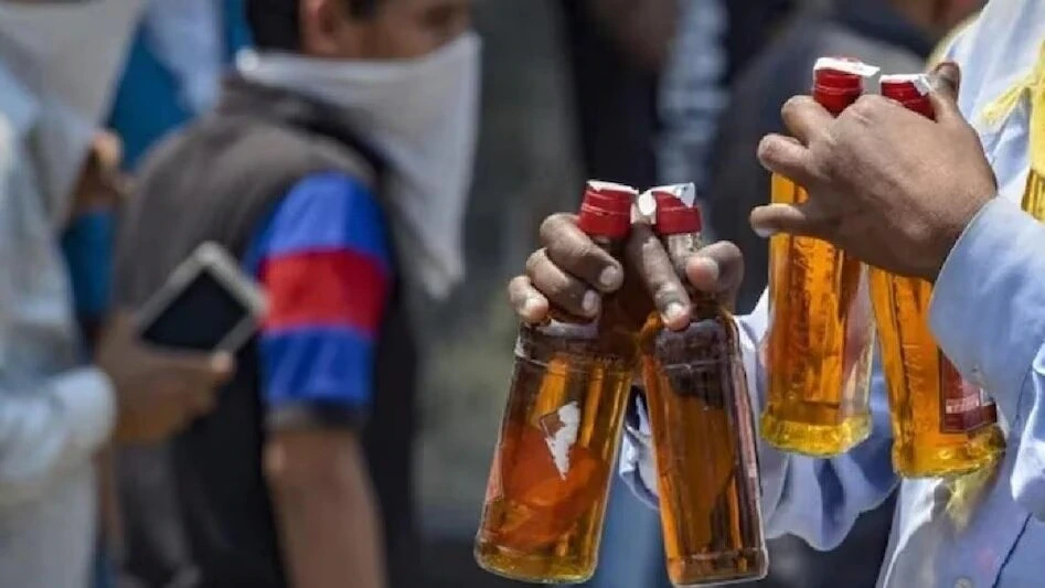 Toxic Liquor Tragedy: 12 Dead in Pune and Pimpri-Chinchwad, Police Detain Suspect