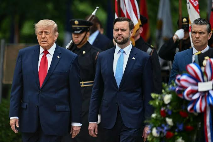 Trump Rejects Iran Fund Report, Contradicting Vance Remarks