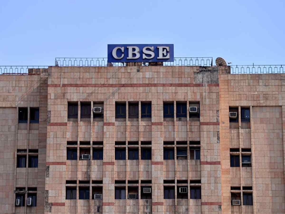 Supreme Court Seeks Response from Centre, CBSE and NCERT on Three-Language Policy for Class 9