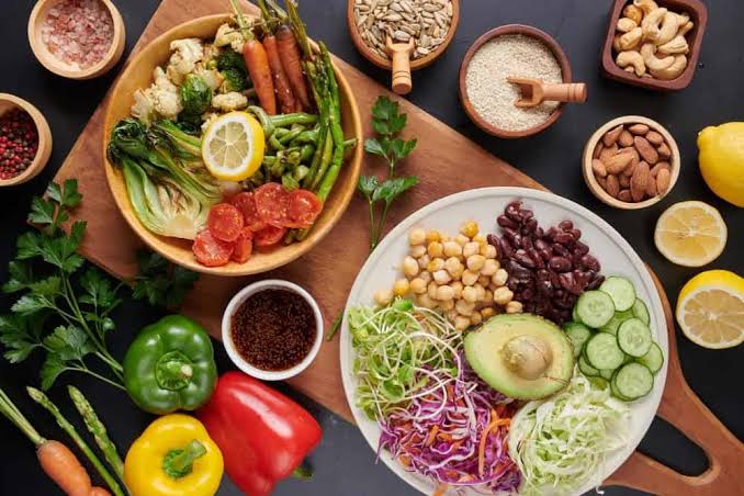 Neurologist Highlights Foods That May Support Memory and Brain Health