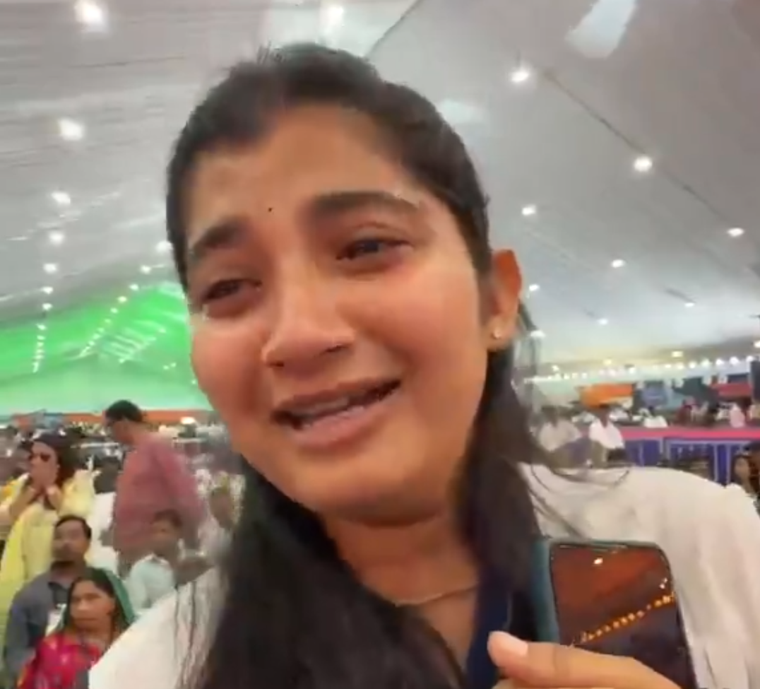 Young Chess Champion Gets Emotional After Meeting PM Modi