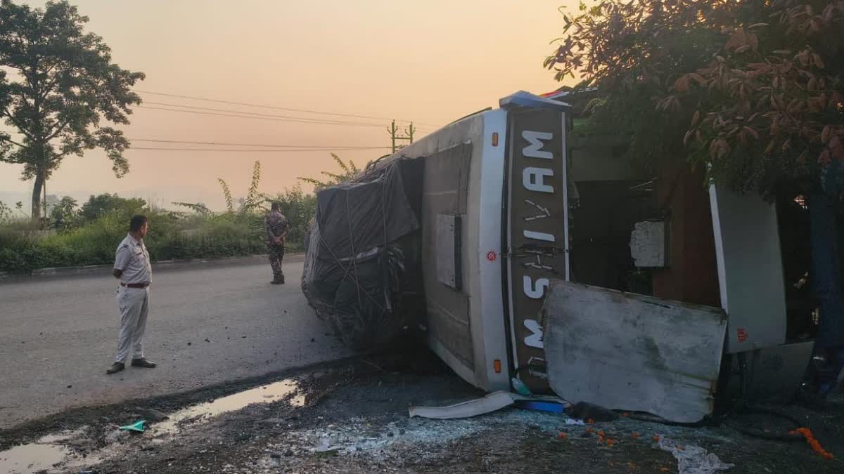 Shivam Bus Overturns on NH-33 in Seraikela, Several Injured