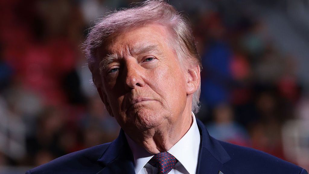 Trump Announces Russian Diesel Deal to Cut US Fuel Prices Ahead of Midterms