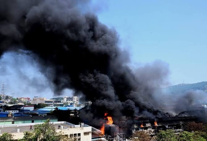 Fire Breaks Out at Artificial Jewellery Shop in Mumbai’s Bhuleshwar Market